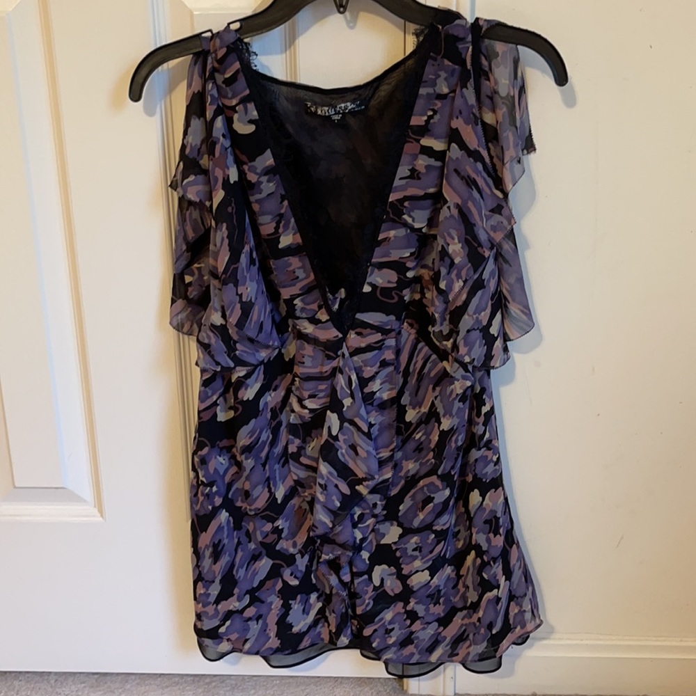 Brand: Guess Color: Purple, Gray, Black, Beige Size: Large